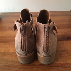 Shoes - Zip Up Distressed Nude Booties Shoes - Zip Up Distressed Nude Booties